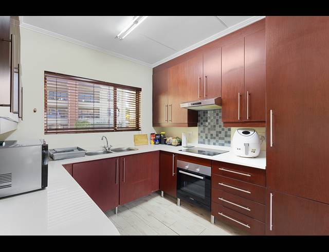 2 BEDROOM APARTMENT FOR SALE IN SUNNINGHILL